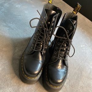 Dr. Martens Jadon